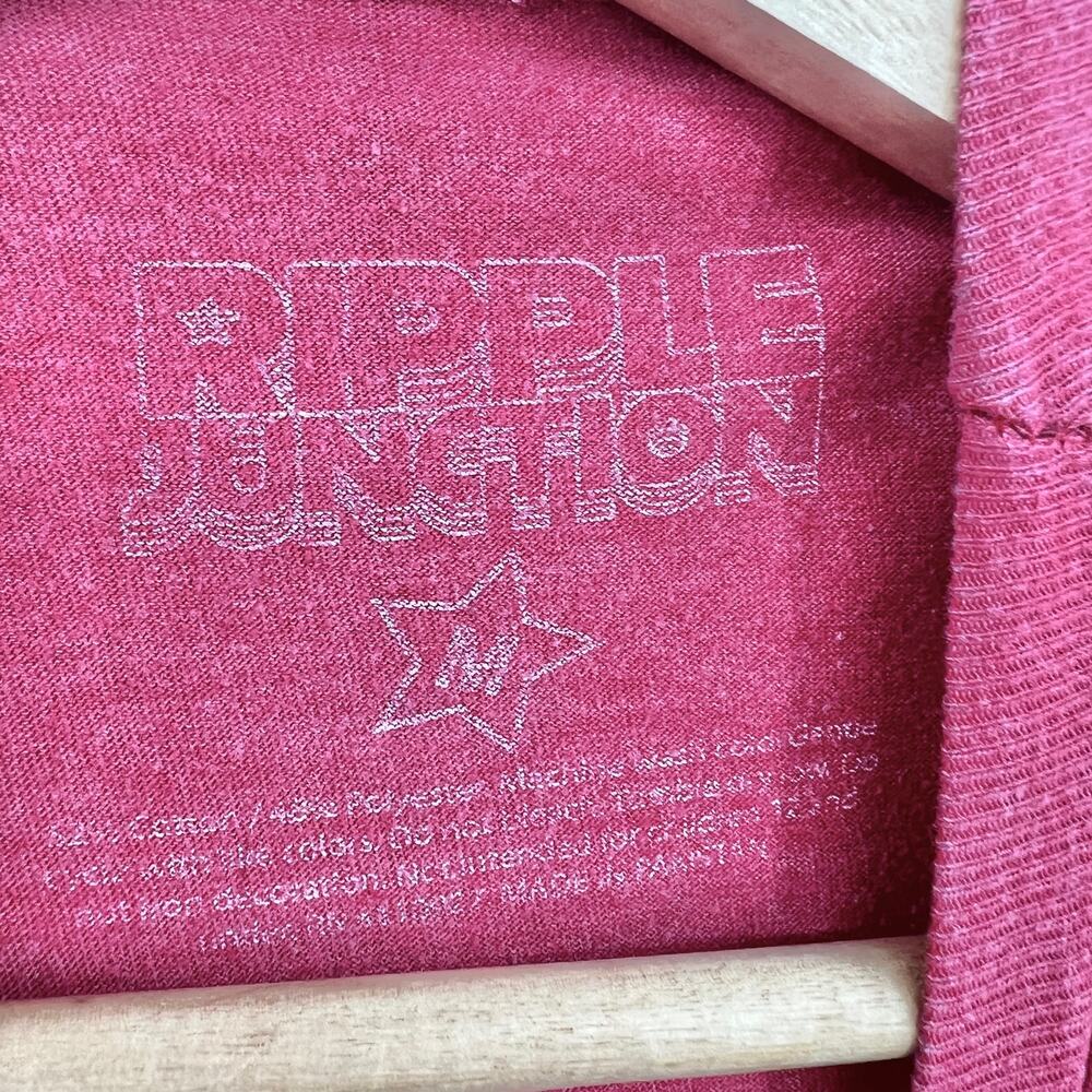 Ripple Junction MEDIUM Sriracha Hot Sauce Tee Shirt T-Shirt Red Short Sleeve - Picture 8 of 8